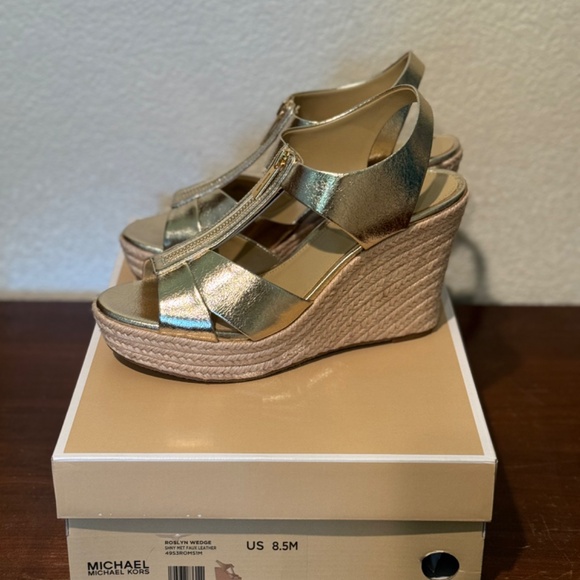 Michael Kors Roslyn Wedge Pale Gold US 8.5M - Picture 5 of 5